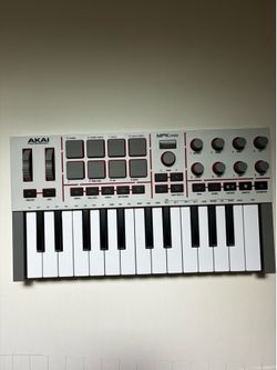 Akai MPK Mini MK4