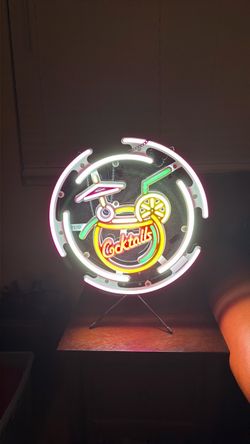 Neon sign “ COCKTAILS “ Stands or hangs 15” diameter