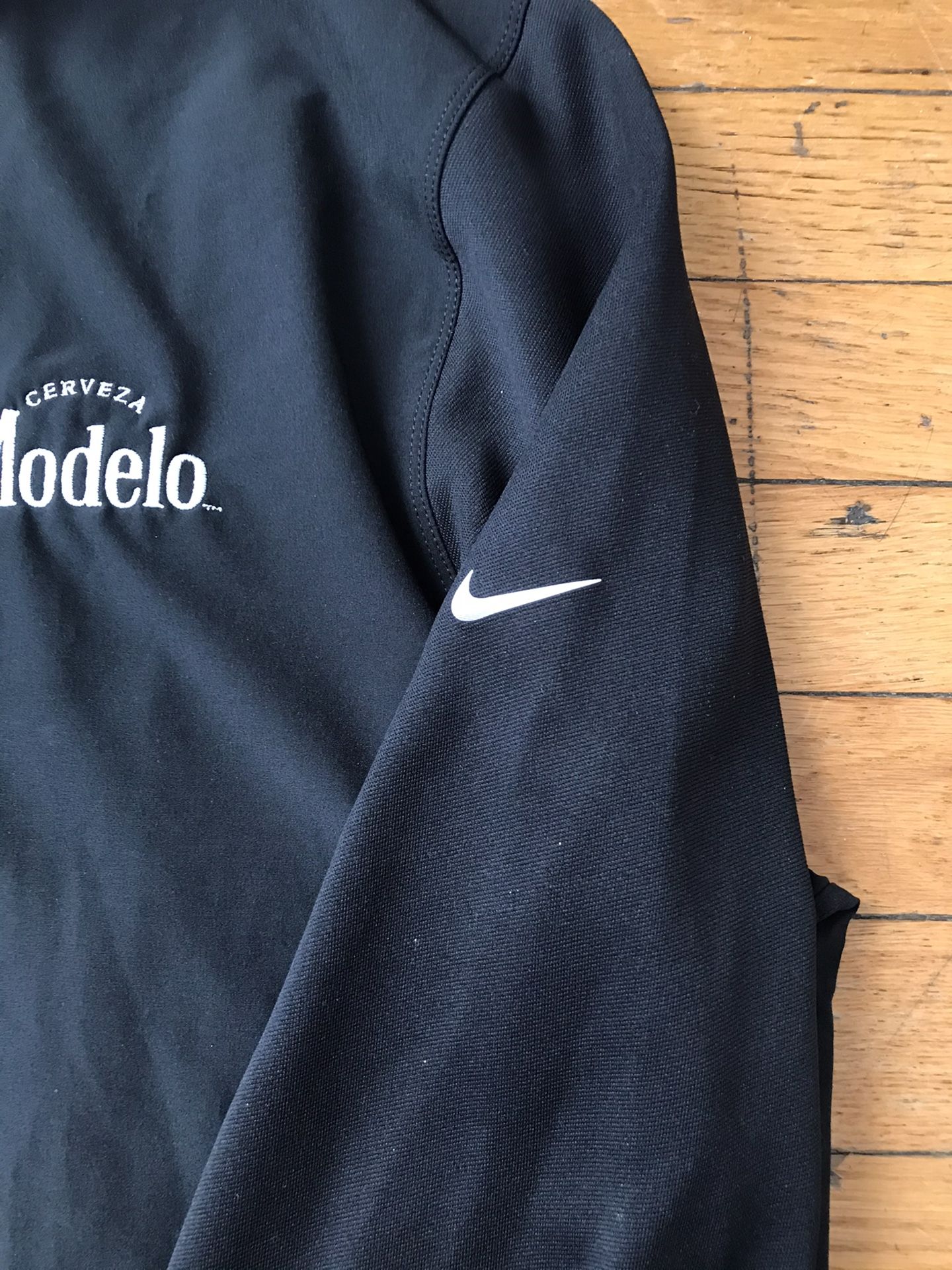 Custom Nike Golf White Sox Cerveza Modelo Dri-Fit Pullover $150 2XL for  Sale in Chicago, IL - OfferUp