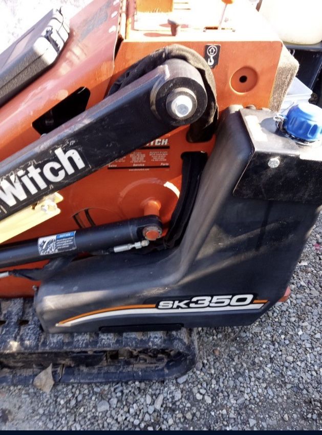 Ditch Witch Sk350 for Sale in Seattle, WA OfferUp