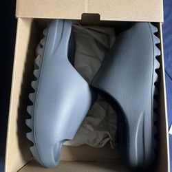 Yeezy Slides Slate Grey Size 8M