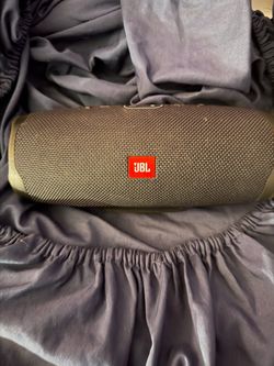 JBL CHARGE 4