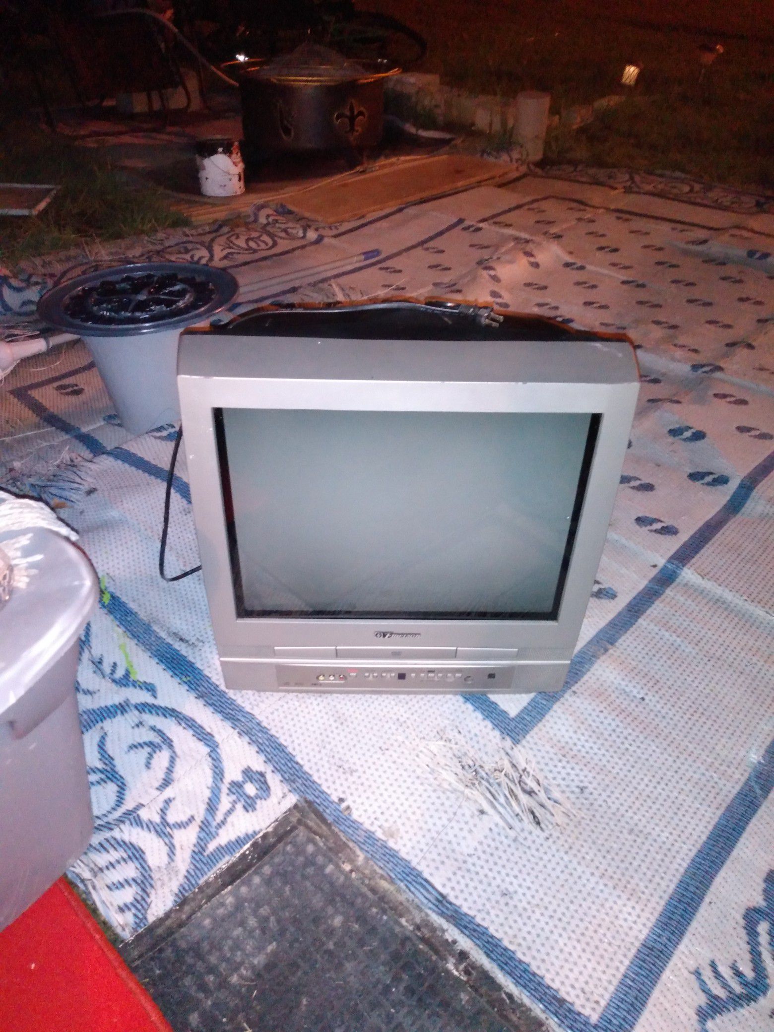 Emerson DVD player TV 24in