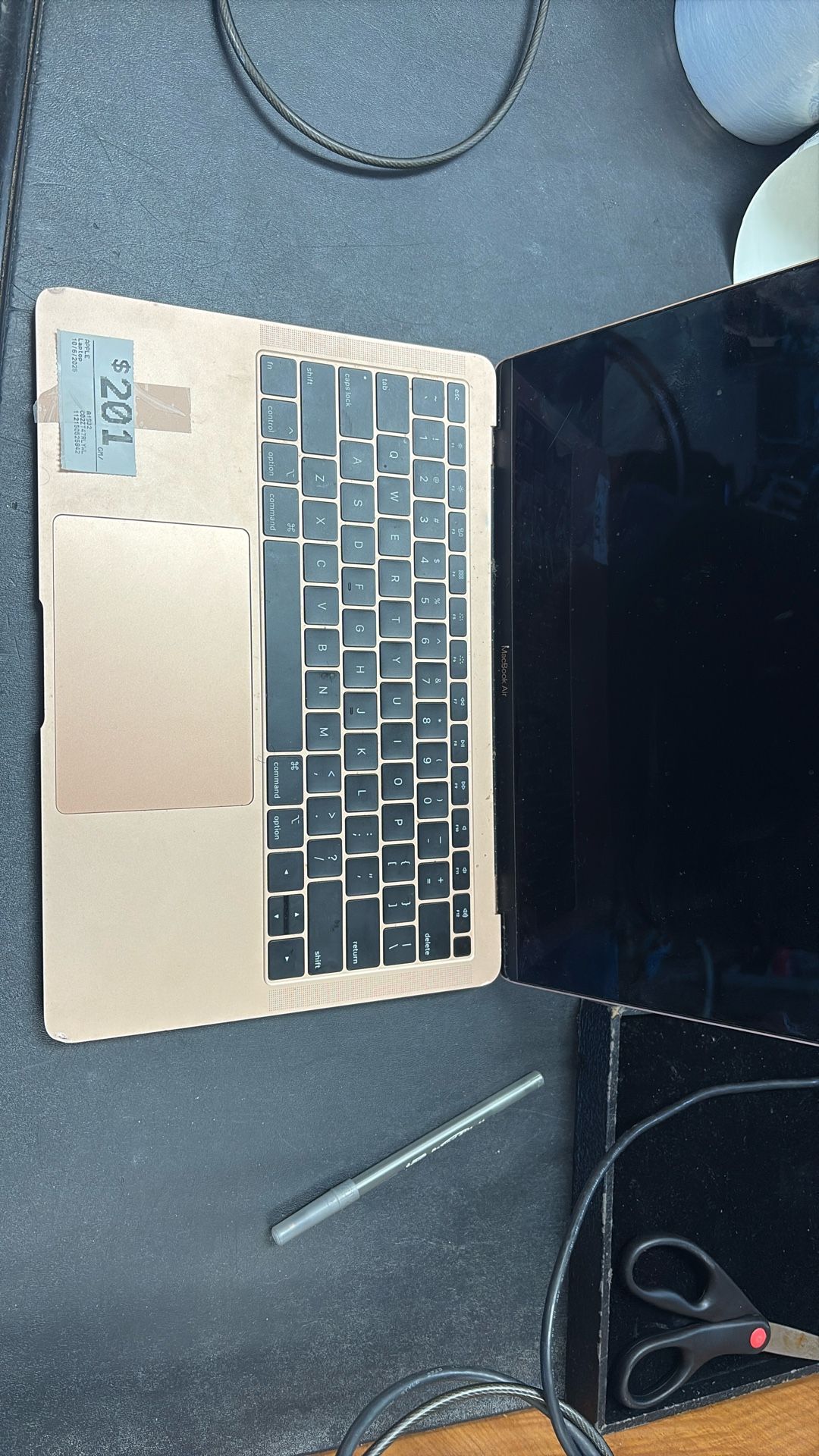 Apple MacBook