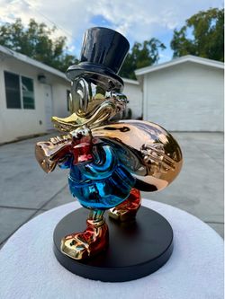 Duck Back Money Chrome Figure 15.8” - 40cm (with Base)