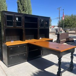 Kathy Ireland black with wood home office 7pc set with hutches!