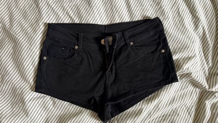 H&M black summer shorts