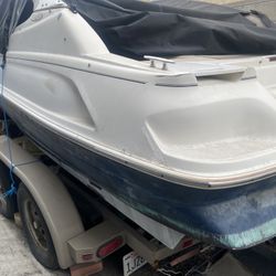 Regal 2000 Boat