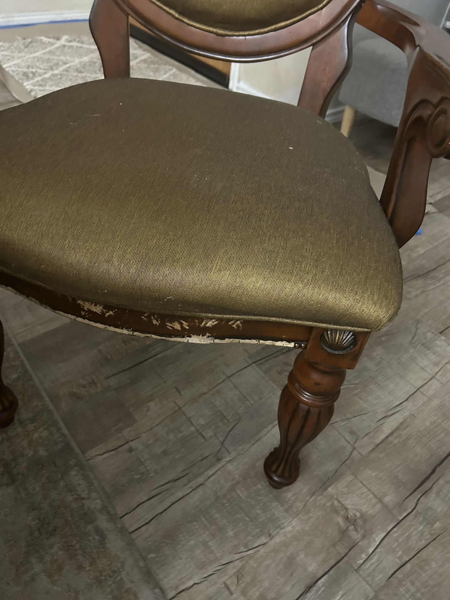 Dinning Room Table And 6 Chairs