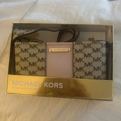 MK Purse. Brand New 