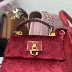 GUESS PURSE