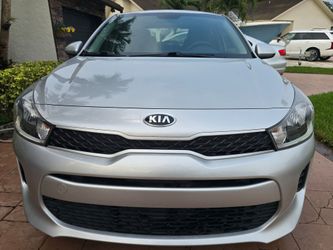 2019 KIA RIO 4 Door Silver