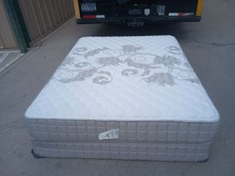 Queen mattress and box spring