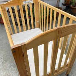 Portable Wooden Crib