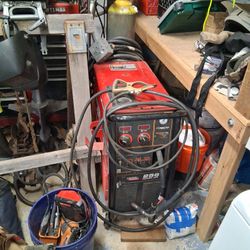 Lincoln 256 MIG Welder