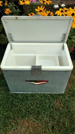 Retro thermastar poloron aluminum cooler