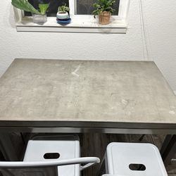 Bar top  Kitchen Table and 4 Chairs