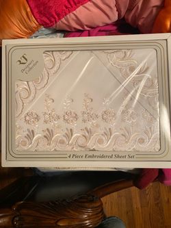 Embroidered king-size sheet set
