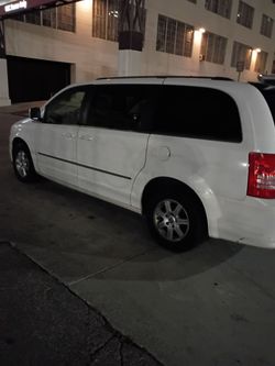 2010 Chrysler town country touring