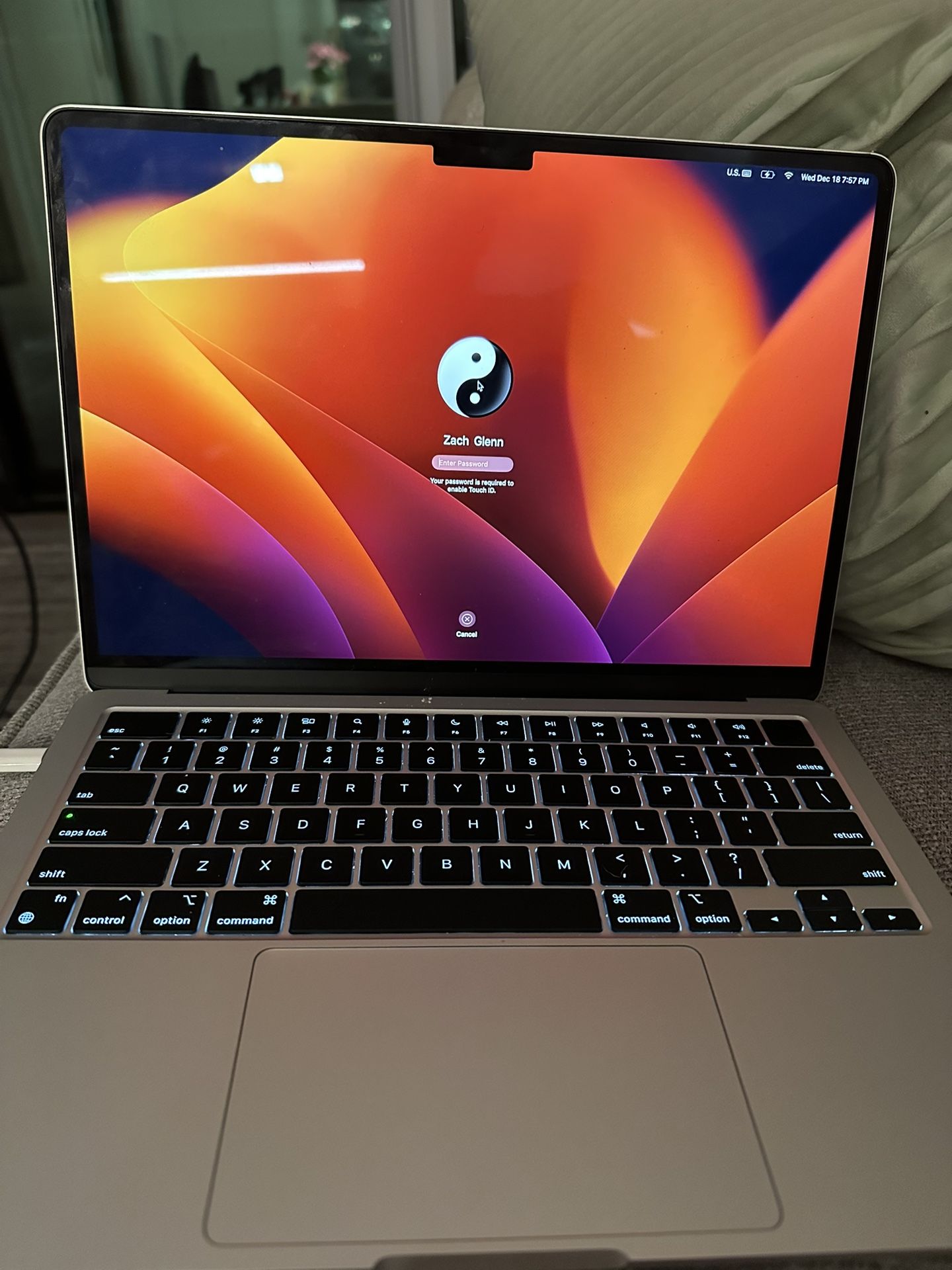 2022 MACBOOK AIR WITH MAGSAFE CHARGER