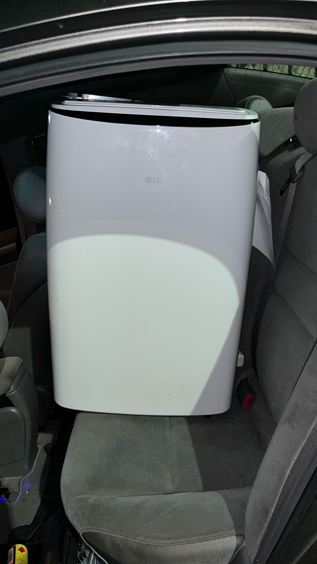 LG ThinQ Air Conditioner NEW!! 10000BTU!