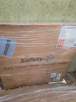 SF4 safety 1st baby gate white 29'-"38