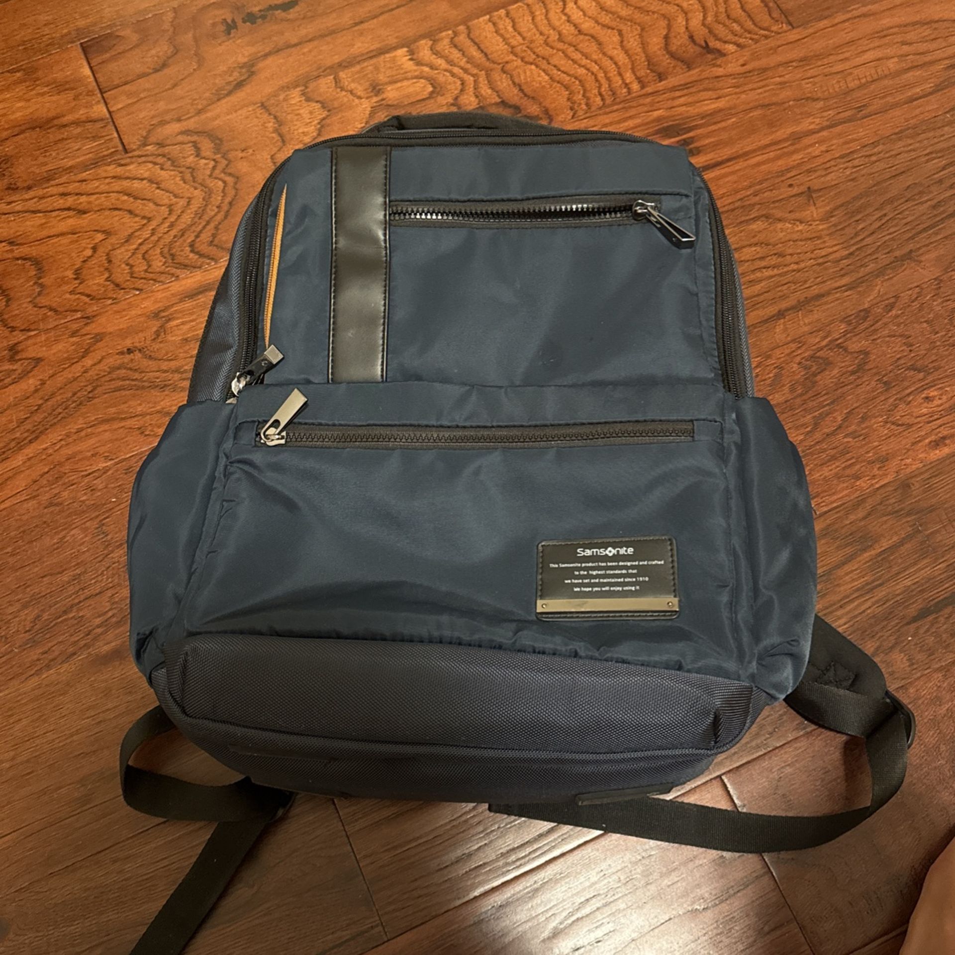 Samsonite backpack 