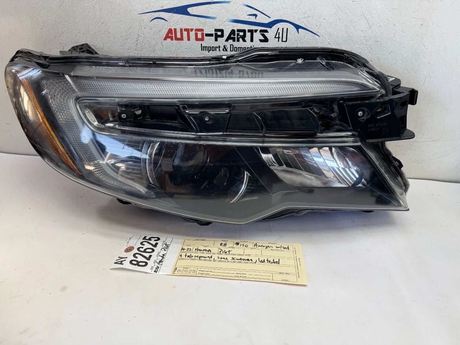 2016 - 2018 - 2020 - 2022 HONDA PILOT RIGHT HALOGEN LED HEADLIGHT OEM AY82625