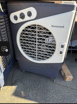 Honeywell CO60PM Evaporative Air Cooler For Indoor, Outdoor and Commercial Use, 1540 CFM - 15.9 Gallon Tank, White/Gray