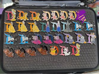 Disneyland pins (not $1 read descriptions)