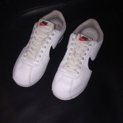 Nikes Size 8