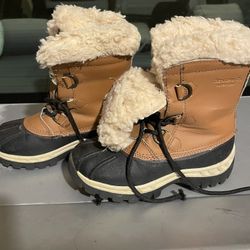 Snow Boots
