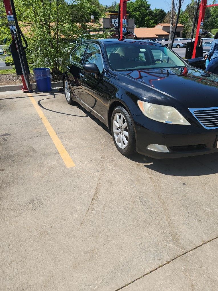 2007 Lexus LS 460