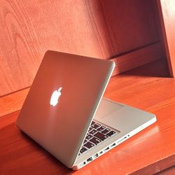 Apple MacBook Pro 13” I5/8GB/256GB SSD $150