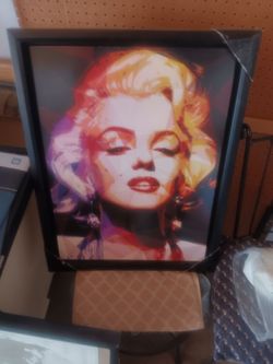 Marilyn monroe picture in good condition