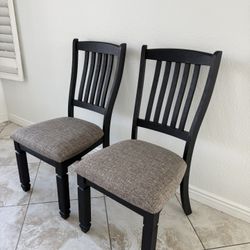 Signature Design by Ashley Tyler Creek Dining Room Upholstered Side Chair, 2 Count, Solid Wood, 19.25" H, Black and Grayish Black