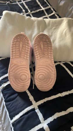 Girls Jordan 1s
