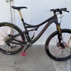 BIKE PIVOT CARBON FIBER 29 