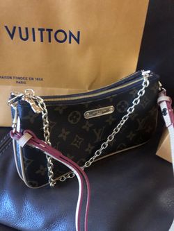 Louis Vuitton shoulder bag authentic