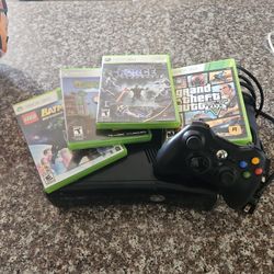 Xbox 360 Slim 250GB 5 Games
