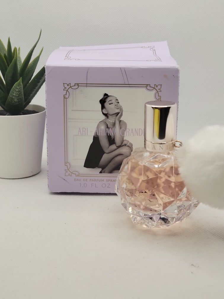 Ariana Grande
Ari Eau De Parfum
1 fl