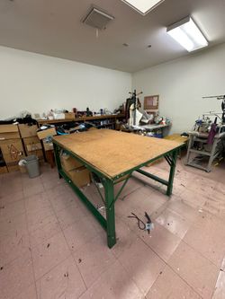 Cutting table / craftsman table