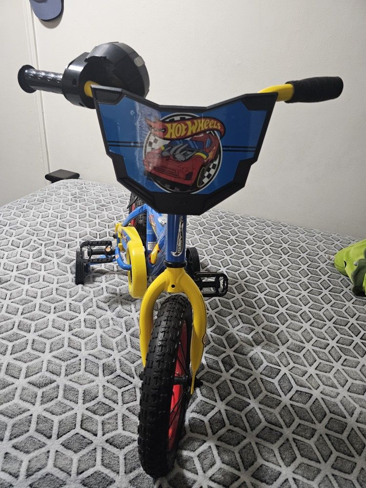 Hot Wheels  Toddlers Bicycle 