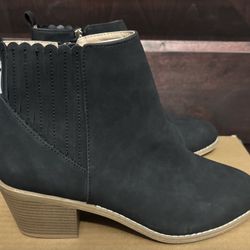 NEW Draper James Women's Black Elle Chelsea Boots (Women’s Size 10) - $25