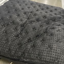 Beautyrest Black King Mattress: Series 3 - Model #: (contact info removed)73-1060