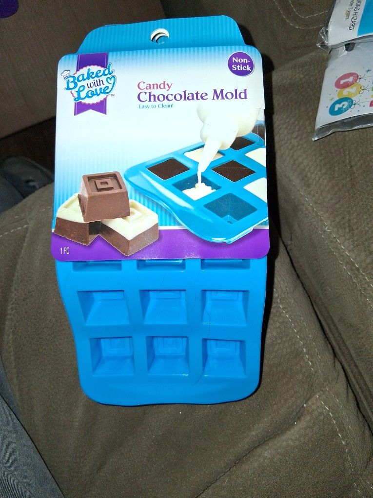 Baked with Love Candy Chocolate Mold, 4 ct