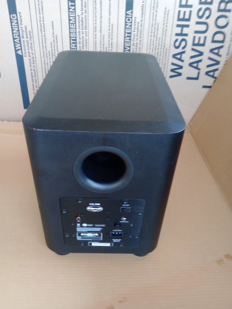 Klipsch Subwoofer CS700. Powered Subwoofer 300 watts. Power Cord Included. Works Perfect.