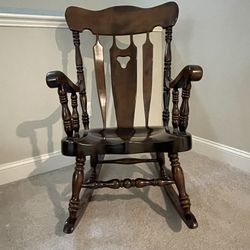 Wood Rocking Chair 