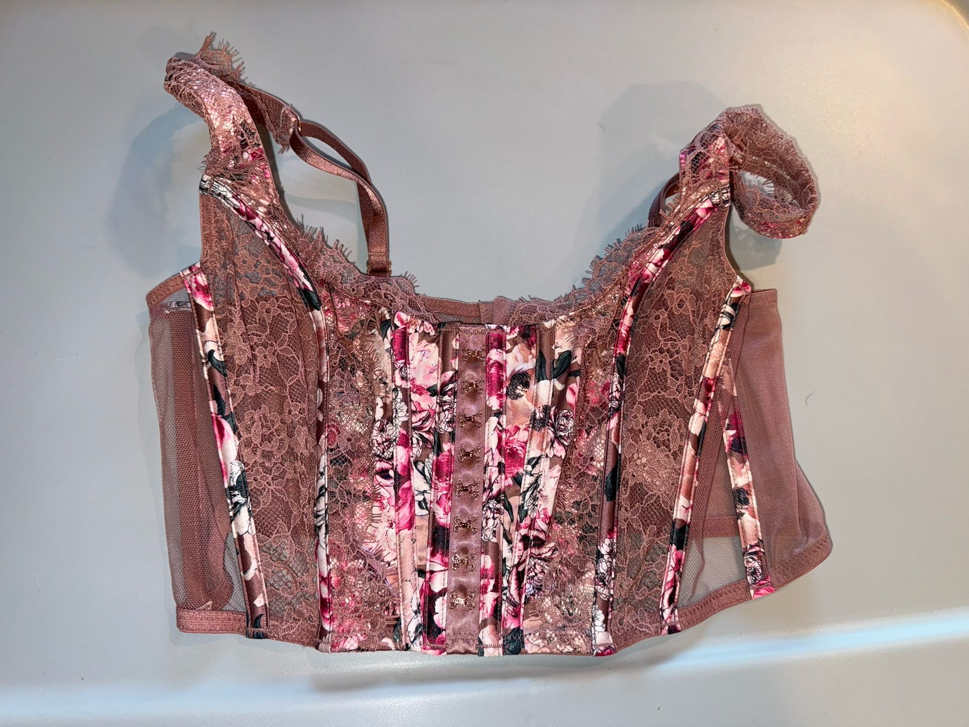 5 Victorias Secret Bras/Corset Tops