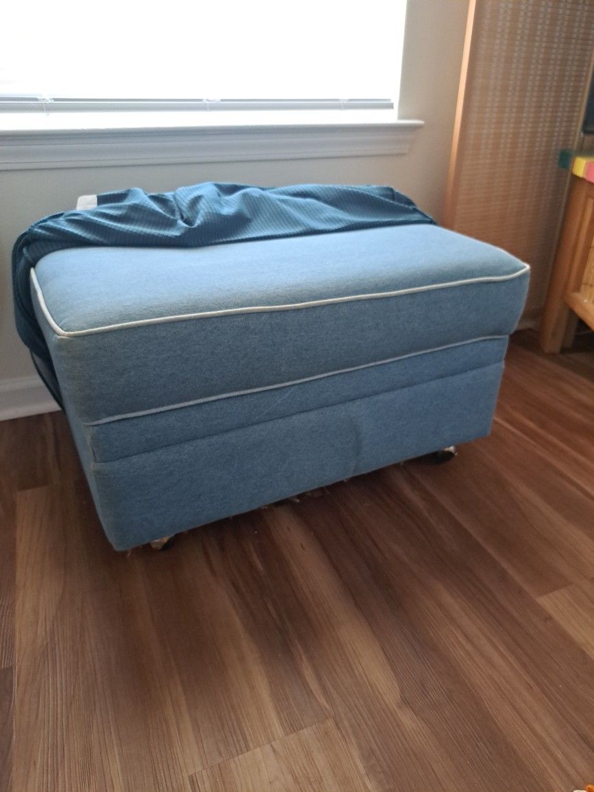 LG Rolling Ottoman